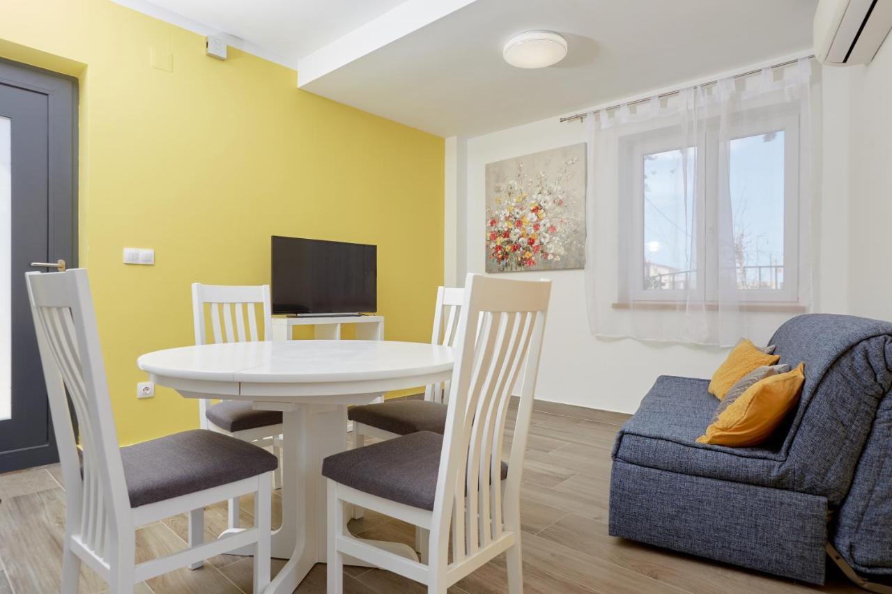 Apartments Nika Turanj Eksteriør bilde