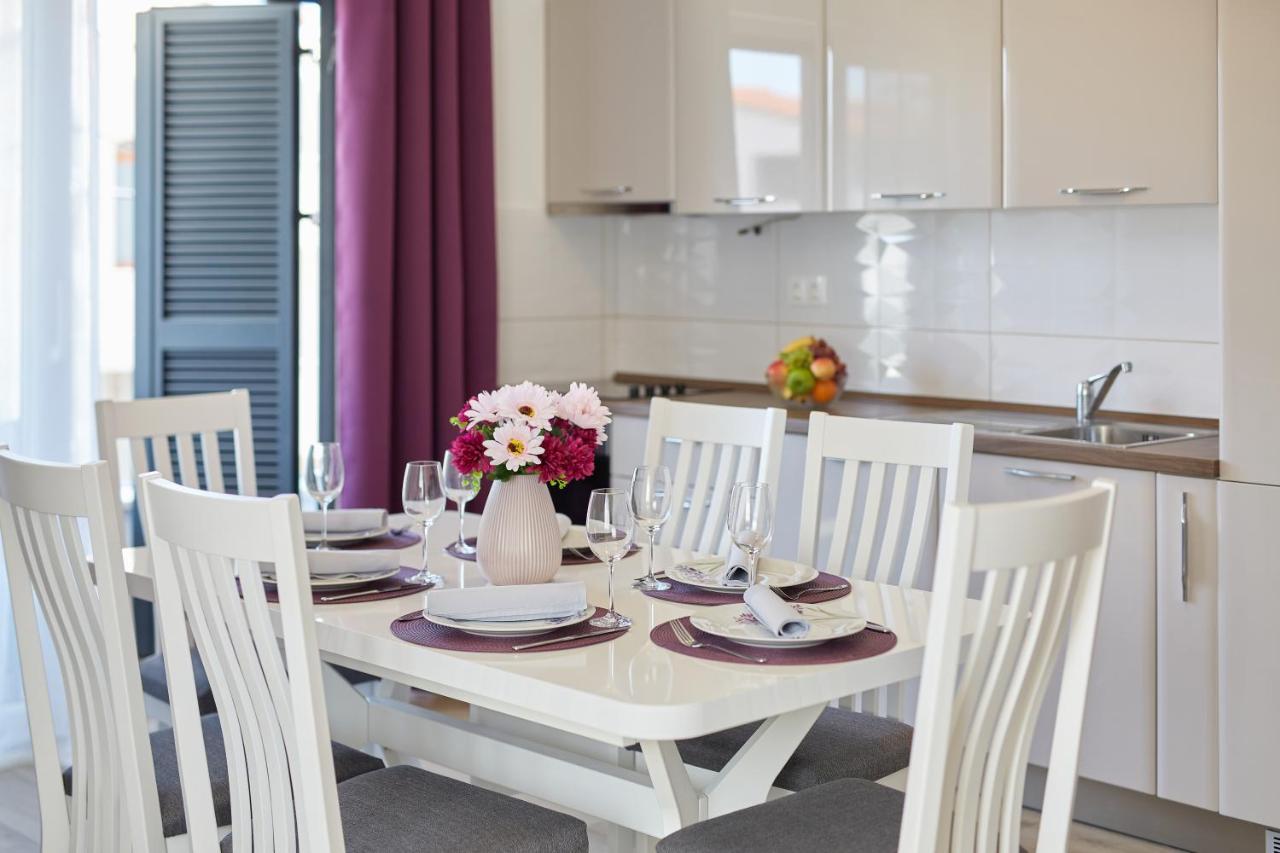 Apartments Nika Turanj Eksteriør bilde