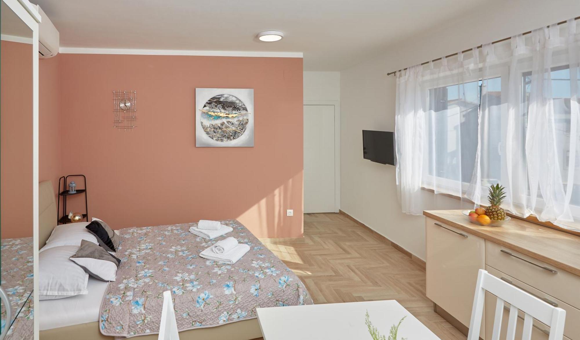Apartments Nika Turanj Eksteriør bilde