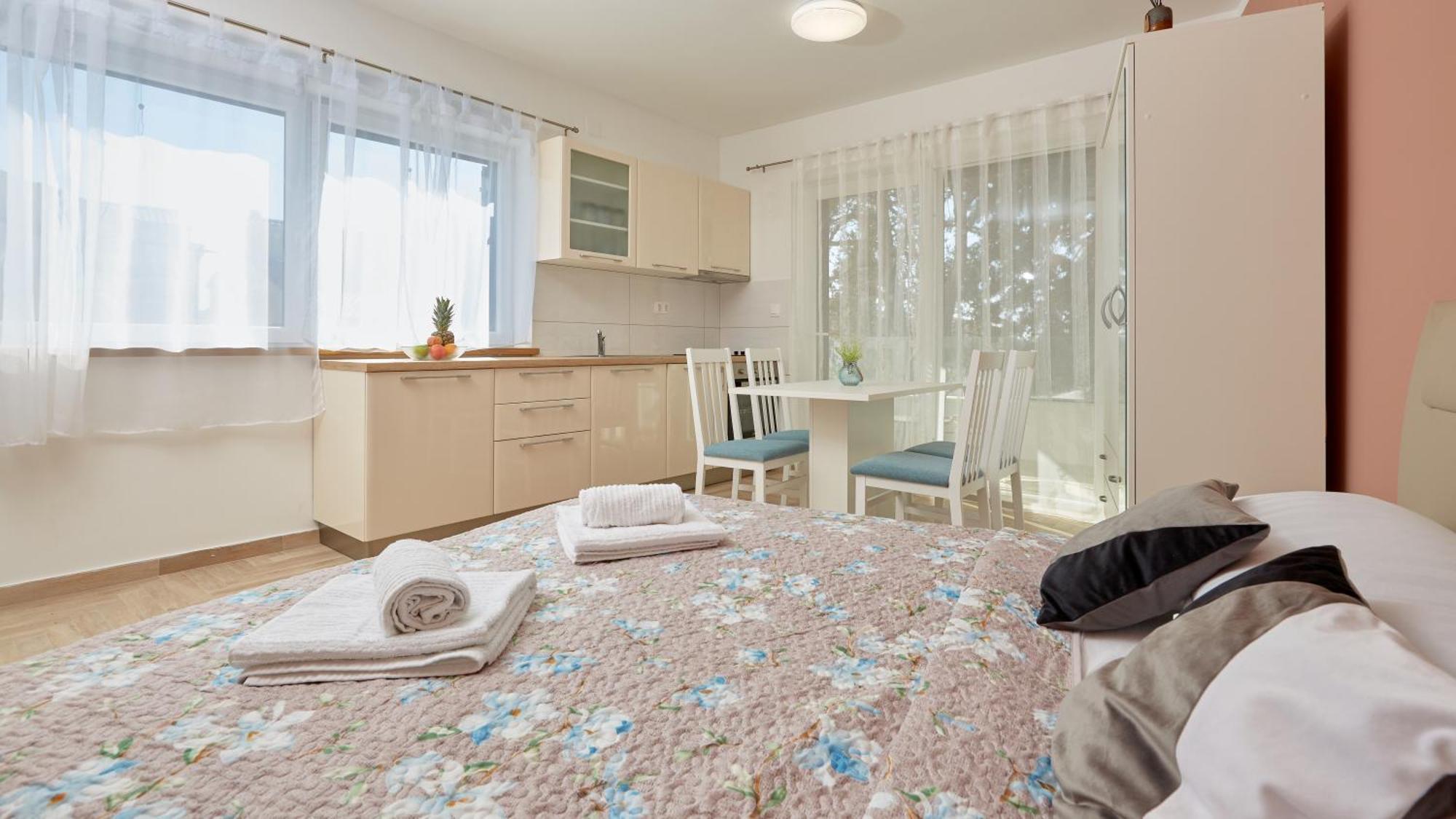 Apartments Nika Turanj Rom bilde