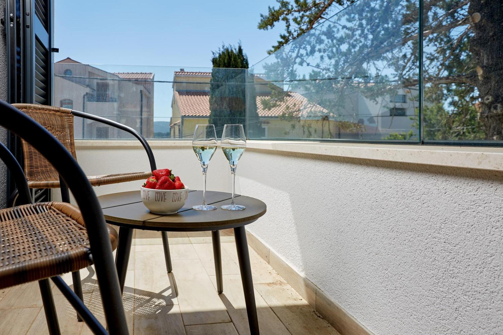 Apartments Nika Turanj Rom bilde